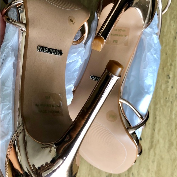 (SOLD)Gianni Bini Heels 4 Inch - Picture 4 of 8